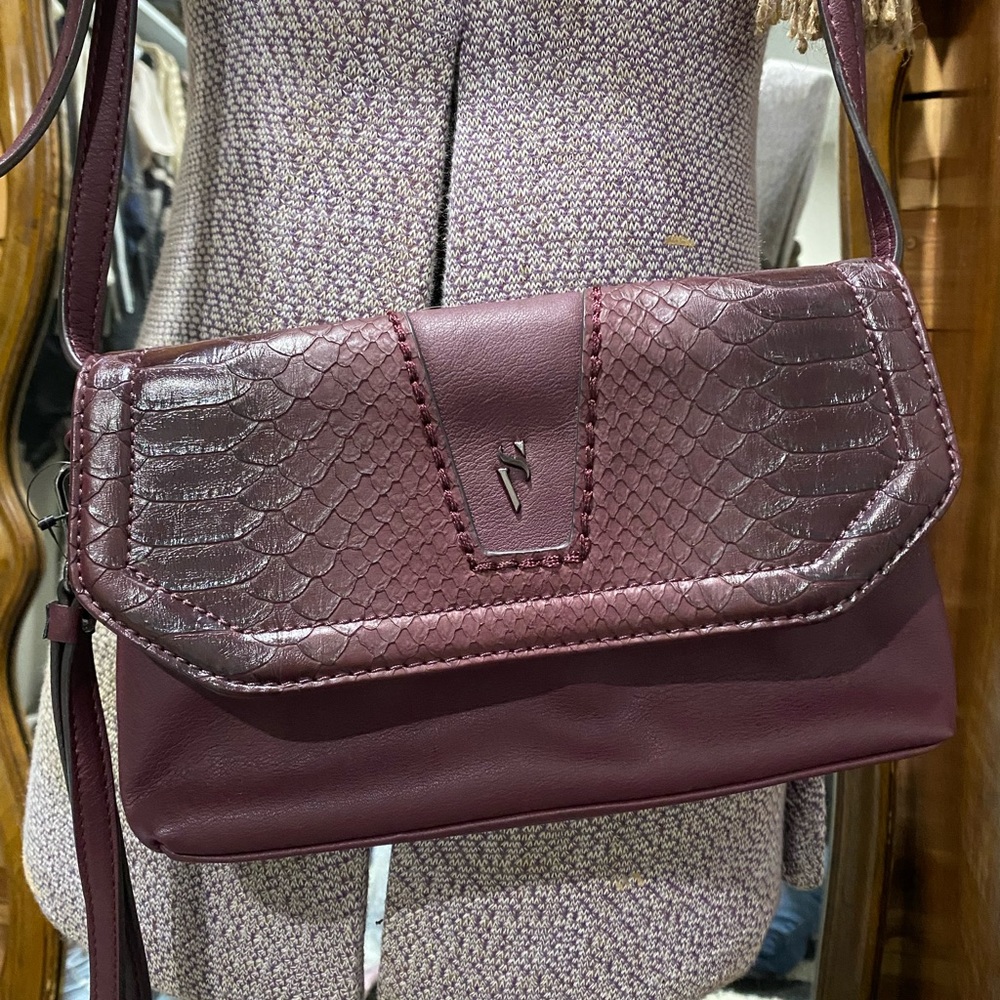 Dark Red Python Print Simply Vera, Vera Wang Cros… - image 1
